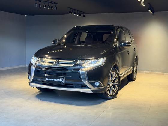 MITSUBISHI OUTLANDER 3.0 GT 4X4 V6 24V GASOLINA 4P AUTOMÁTICO MITSUBISHI OUTLANDER 3.0 GT 4X4 V6 24V GASOLINA 4P AUTOMÁTICO